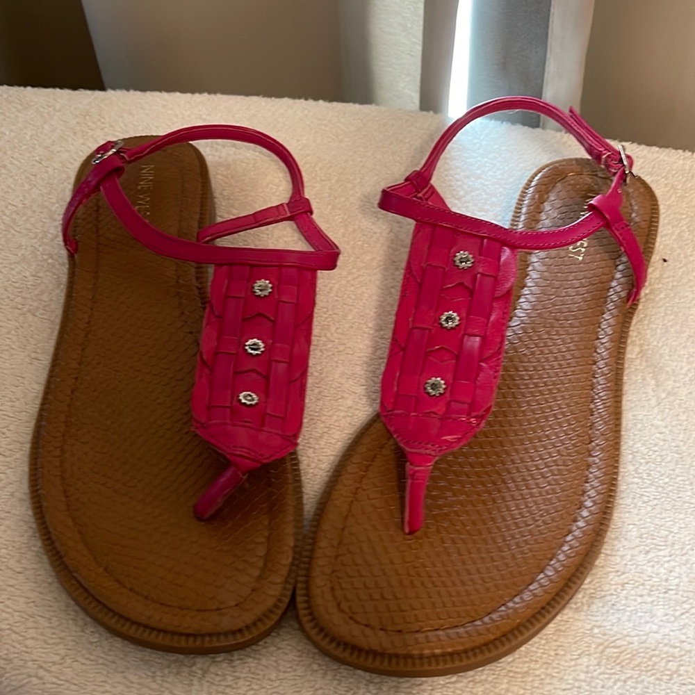 Women’s Nine West hot pink flat sandals